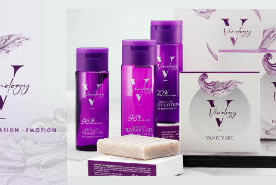 „Москов и Син“ представи новата си хотелска колекция висококачествена козметика Vinology с аромат на грозде, обогатена с масло от гроздови семки