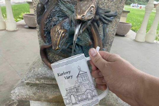 СПА наследство и богатство: Над 400 години Карлови Вари привлича туристи от цял свят с термални извори и красива архитектура