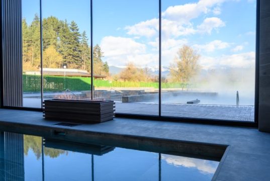 Село Баня привлича туристи с един от най-големите СПА центрове на Балканите