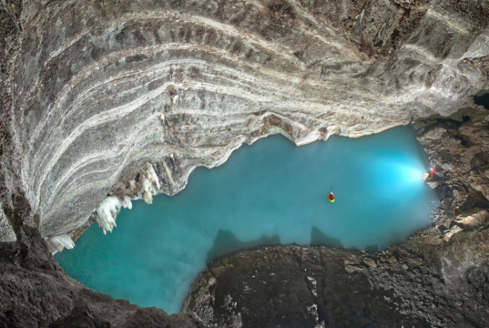 Чешки учени откриха в Албания най-голямото подземно термално езеро в света (снимки+видео)