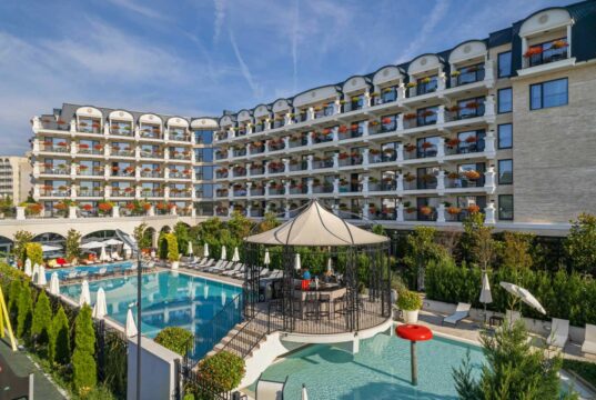 Две отличия за хотел Casa di Fiore SPA & Medical в Кранево